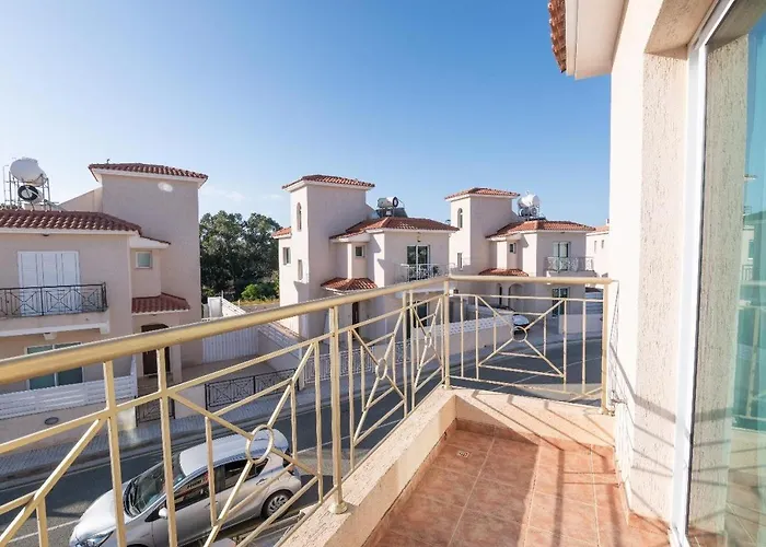 Pernera Gardens Ekaterina Villa