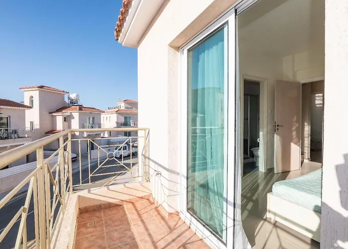 Villa Pernera Gardens Ekaterina Protaras