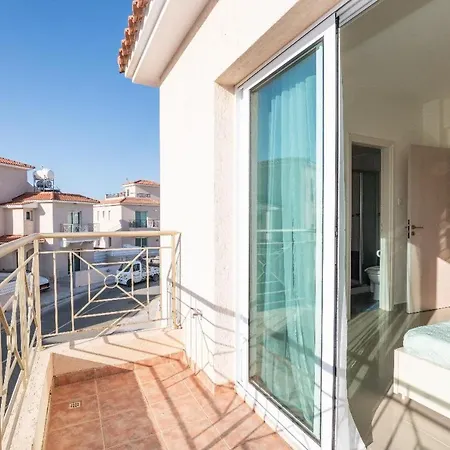 Willa Pernera Gardens Ekaterina Protaras