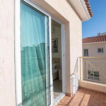 Willa Pernera Gardens Ekaterina