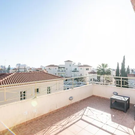 Willa Pernera Gardens Ekaterina